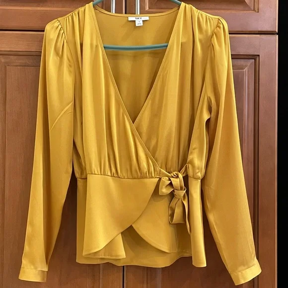 Bar III Tie-Waist Wrap Blouse Small - Picture 1 of 15